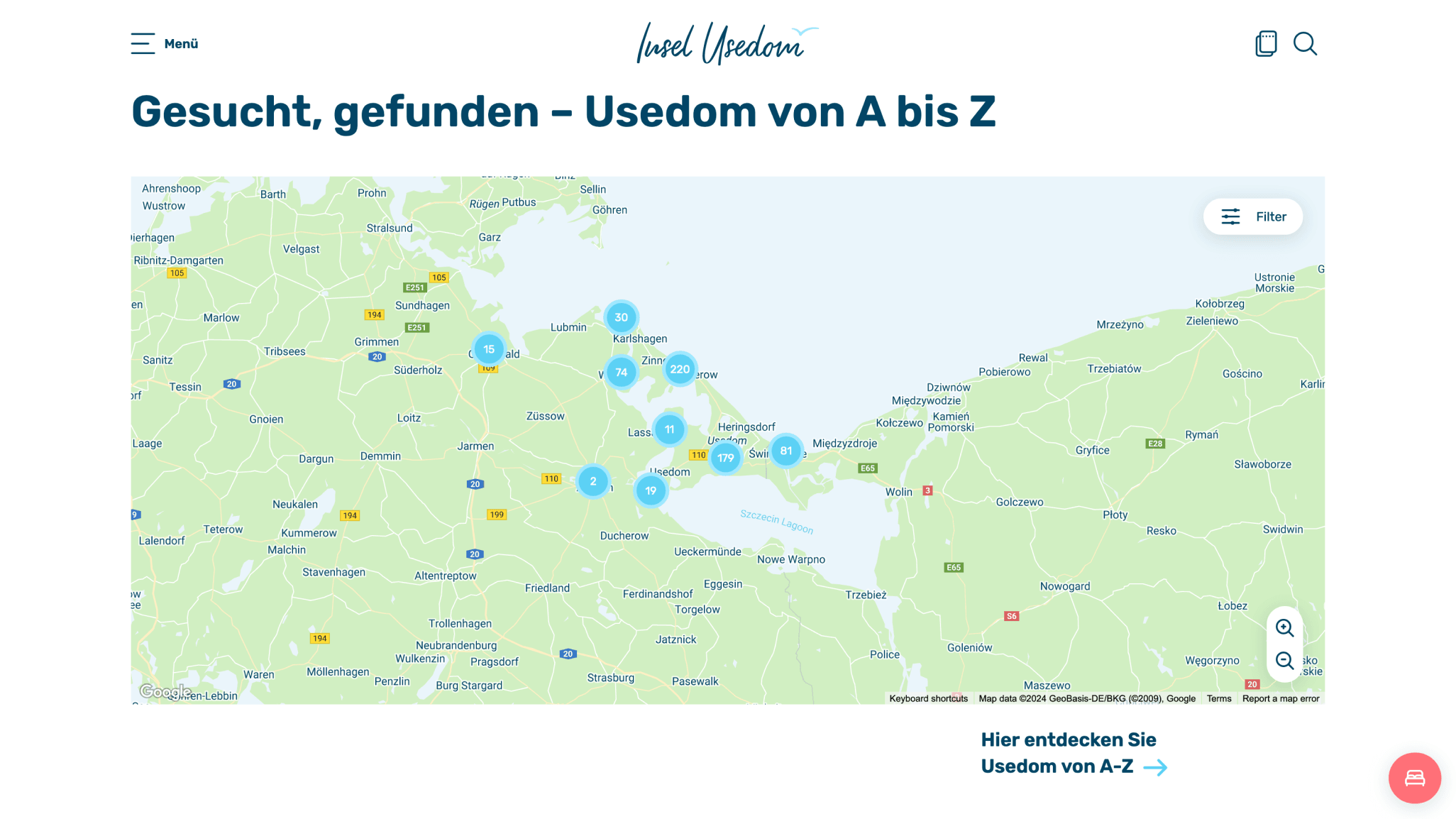 Interaktive Karte der Insel Usedom mit dem Titel 'Gesucht, gefunden – Usedom von A bis Z'. Verschiedene Orte und Aktivitäten sind durch nummerierte blaue Marker hervorgehoben. Ein Filter-Button erlaubt eine gezielte Suche. Am unteren Rand ein Hinweislink 'Hier entdecken Sie Usedom von A-Z' zur detaillierten Erkundung. Übersichtliche und visuell ansprechende Darstellung zur Planung und Navigation.