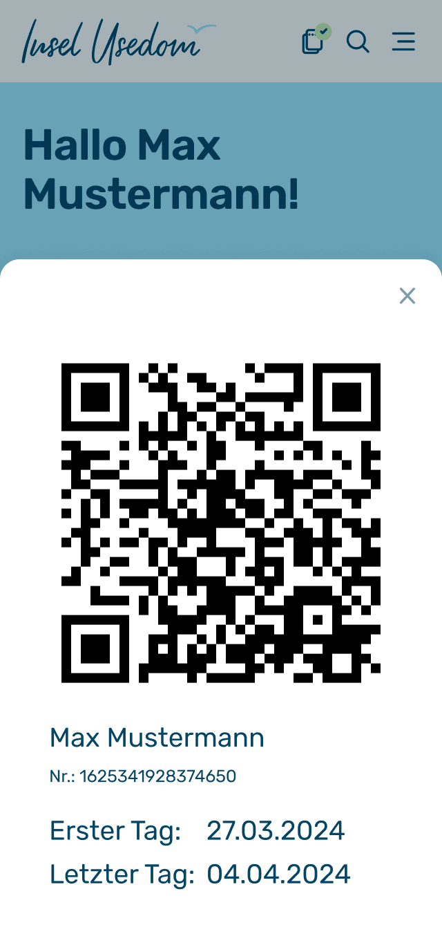 Digitale Anzeige einer 'UsedomCard' mit einem QR-Code für den Benutzer Max Mustermann. Details wie Kartennummer, erster Tag (27.03.2024) und letzter Tag (04.04.2024) werden unter dem QR-Code dargestellt. Oberhalb der Karte steht 'Hallo Max Mustermann!' vor einem blauen Hintergrund. Ein modernes und nutzerfreundliches Design zur schnellen Validierung und Nutzung der Karte.